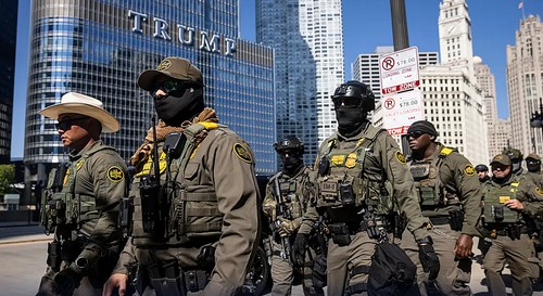 Image: Sergii Dogotar, DW.com. From 10/10 report 'How activists in Chicago are working against ICE raids'...